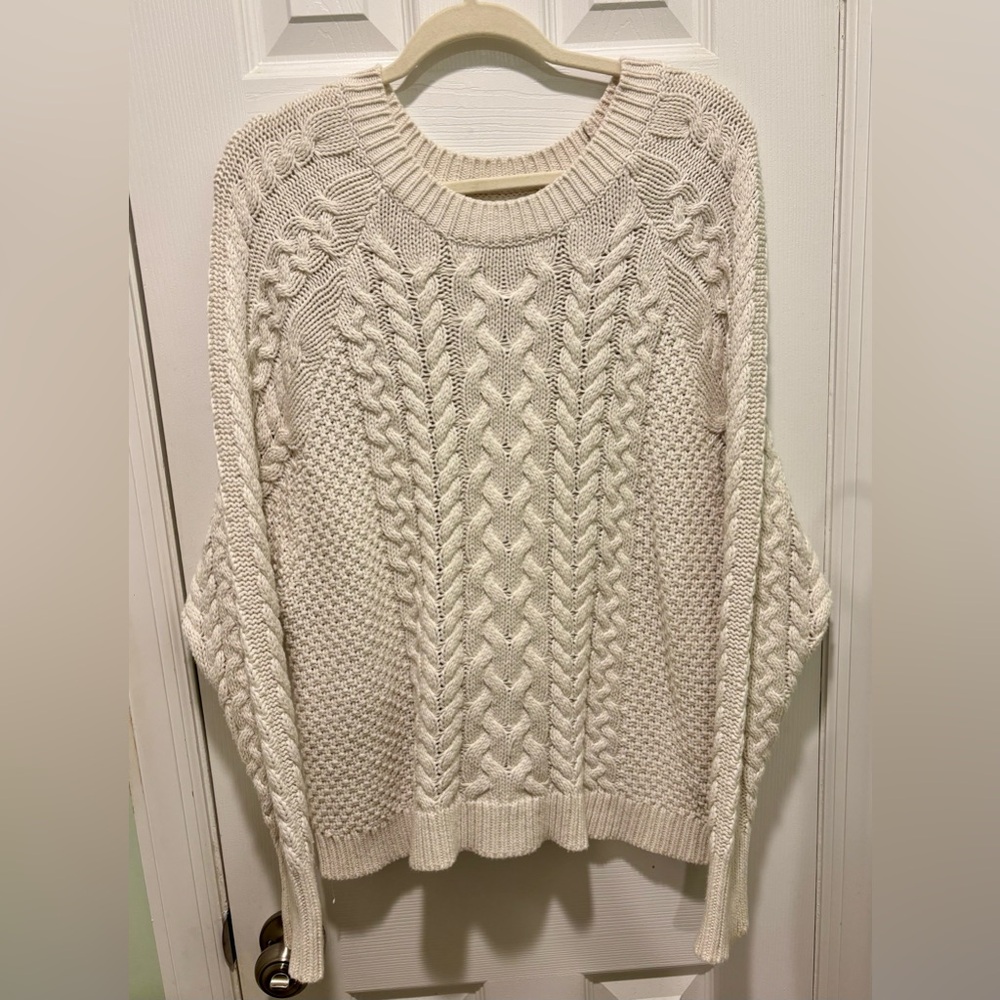 Aerie Cable Knit Sweater in Cream Women’s L